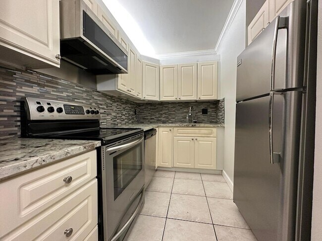 Photo - 555 SE 8th St Unit 151