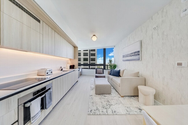 Building Photo - 350 N Miami Ave Unit SI ID1501545P