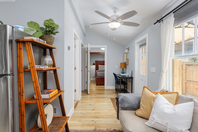 Photo - 59 Cuna St Unit ID1281921P