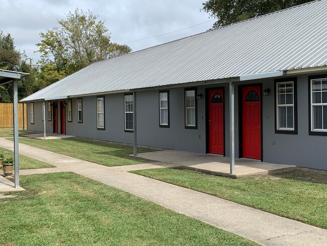 CJ Red Doors 1 - Chateau Joli Apartments