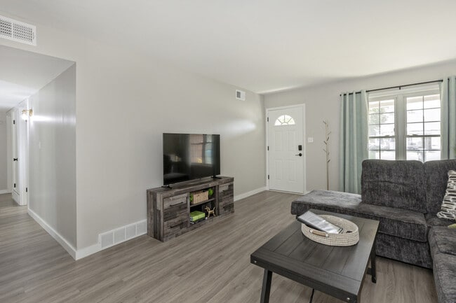 Photo - 754 Hemlock Dr Unit ID1061094P