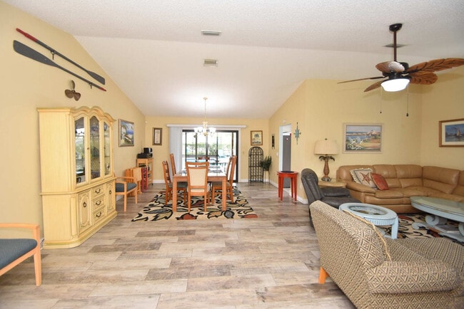 Photo - 3 Cherokee Ct W Unit ID1261596P