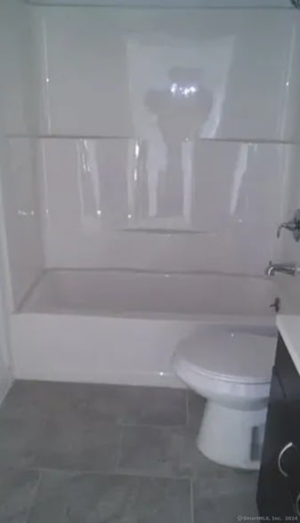 Building Photo - 2336 Main St