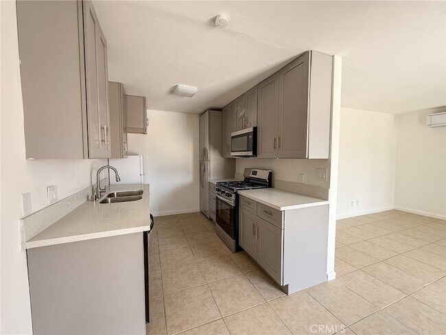Photo - 5839 Bagley Ave