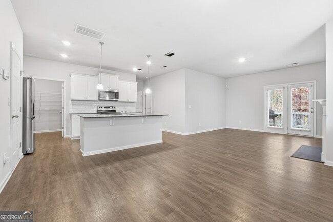 Photo - 6615 Bluffview Dr