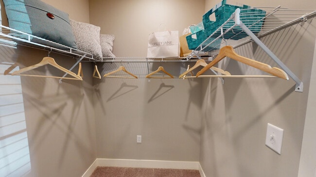 The one-bedroom Conner floor plan features a spacious walk-in closet. - 32 Union Apartments