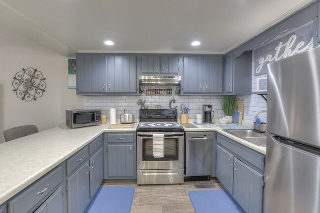 Photo - The Oaks Apartments