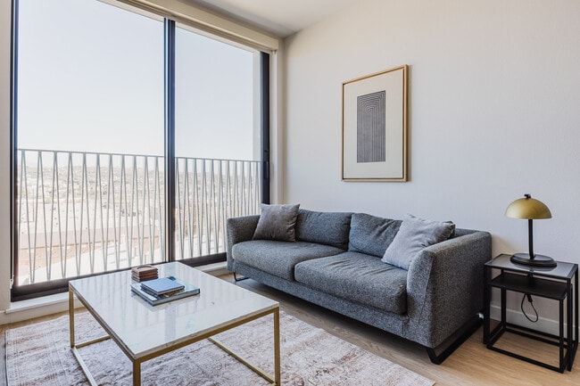 Building Photo - 200 Mesnager St Unit SI FL5-ID1432