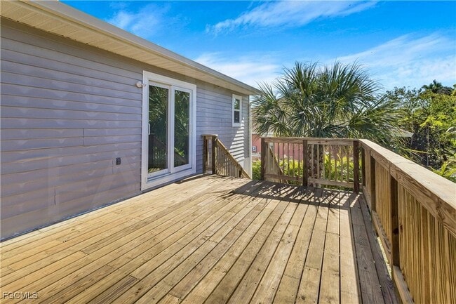 Photo - 10697 Holly Rd