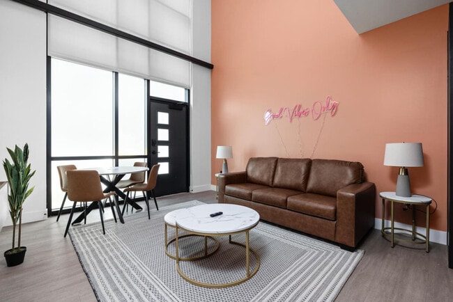 Photo - 421 N Pennsylvania St Unit ID1312608P