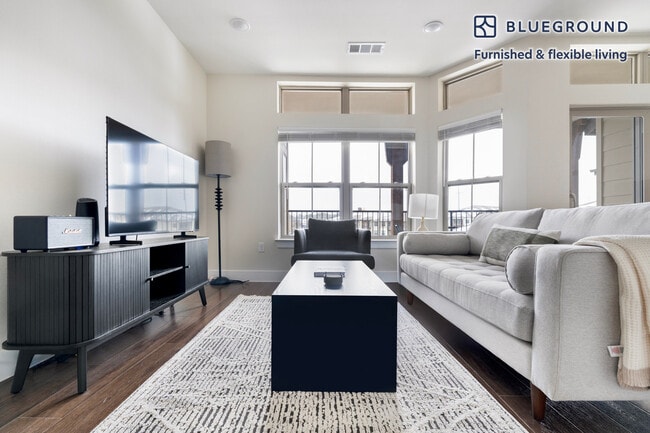 Photo - 1501 W Howard Ln Unit FL4-ID360