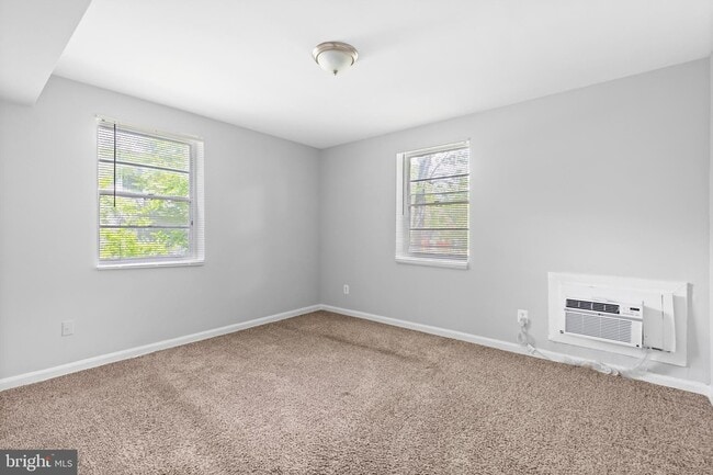 Photo - 206 Trenton Pl SE