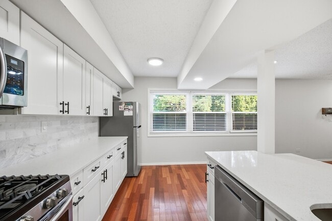 Photo - 1204 W Inverrary Ln