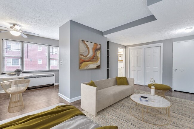 Building Photo - Lofts on Ormsby