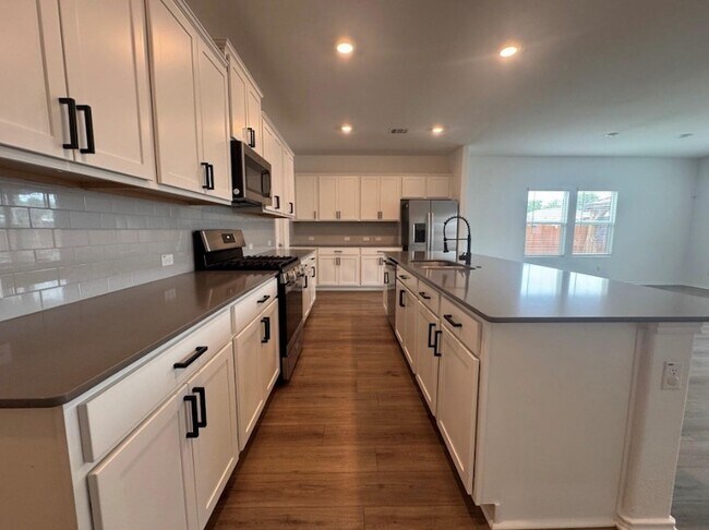 Photo - 208 Otter Rd