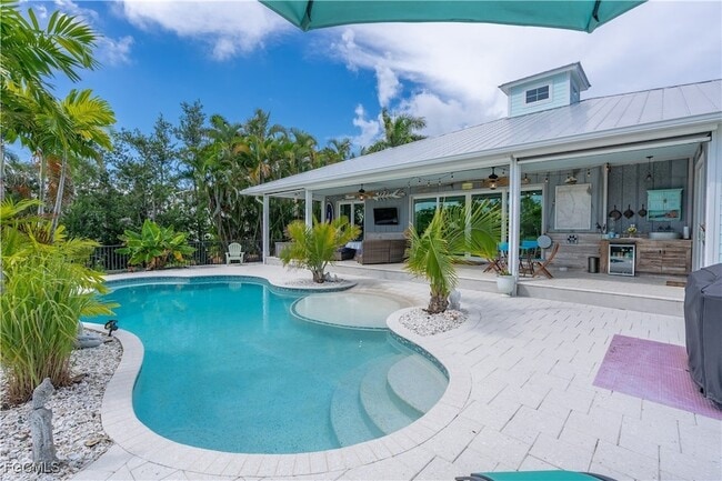 Building Photo - 14390 Tamarac Dr