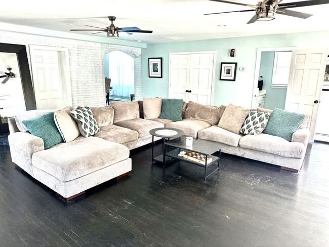 Photo - 14386 Calvert St Unit ID1363916P