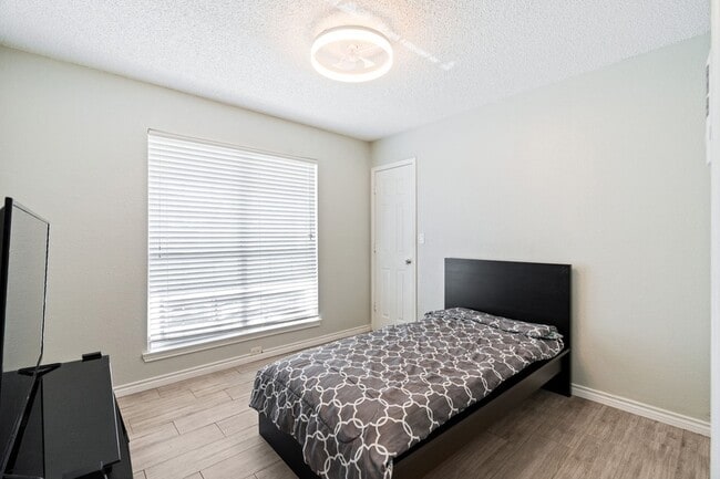 Photo - 8525 Mystic Trail