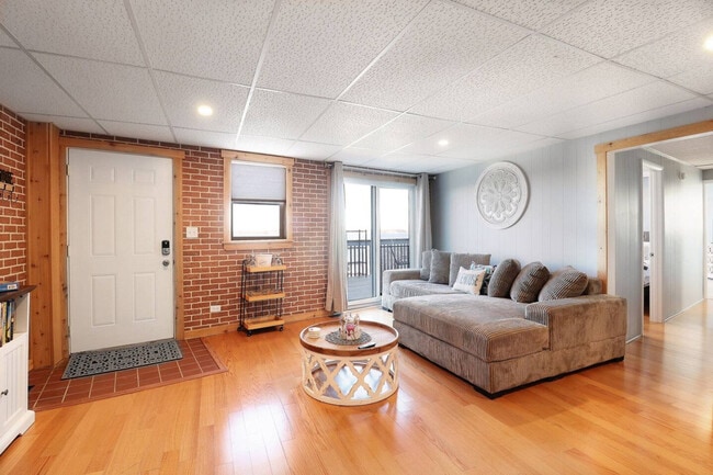 Building Photo - 36930 N Stanton Point Rd Unit SI ID1374774P