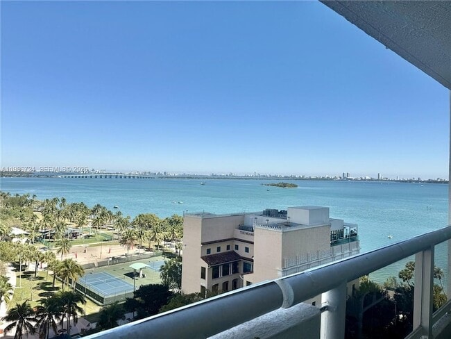 Building Photo - 1717 N Bayshore Dr Unit A-1548