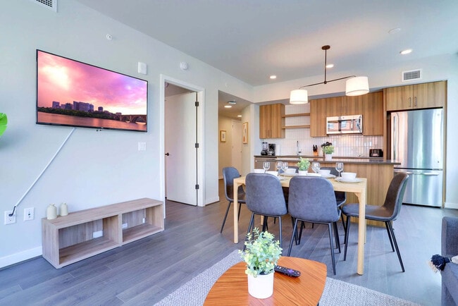 Photo - 1122 N Hudson St Unit SI FL2-ID1022419P