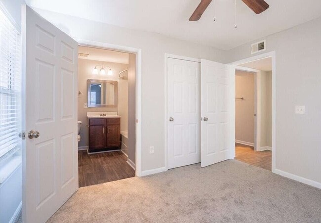 Photo - Riverwood Park Apartments