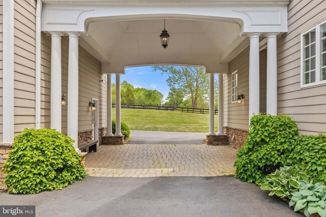 Photo - 23533 Light Horse Ct