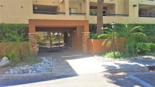 Photo - 5510 Owensmouth Ave Unit 213