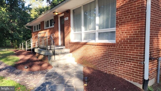 Building Photo - 12411 Thompson Rd