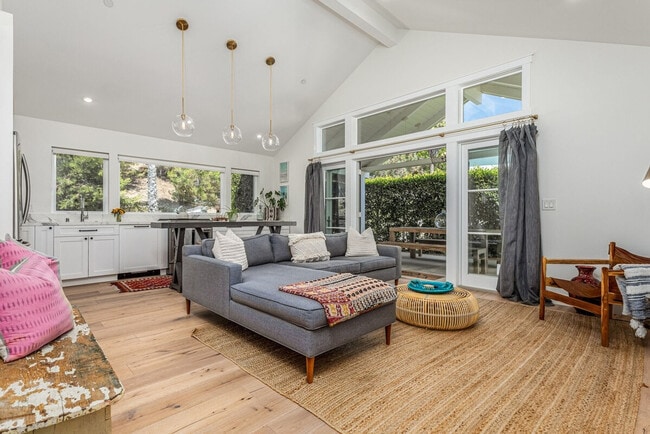 Photo - 727 Sonrisa St Unit ID1255605P