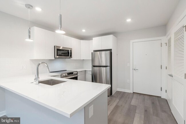 Building Photo - 3449 Scotts Ln Unit B418