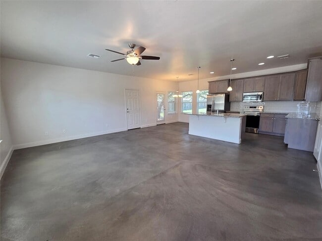 Photo - 800 Woodview Dr
