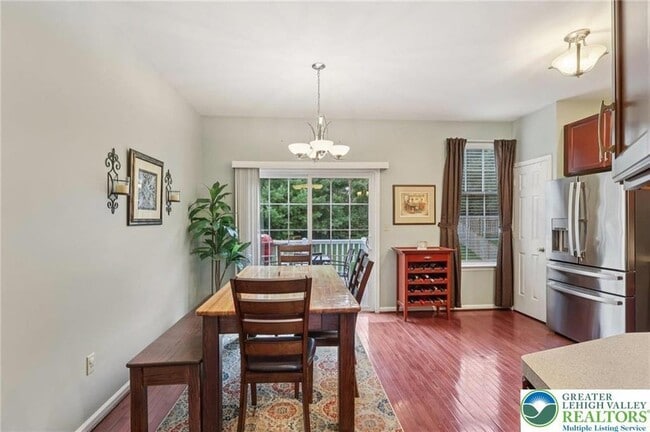 Photo - 5192 Spring Ridge Dr E