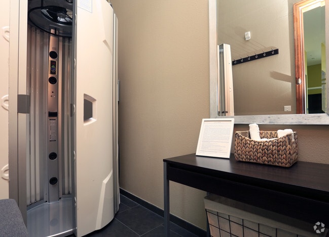 Tanning Room - Sola Galleria