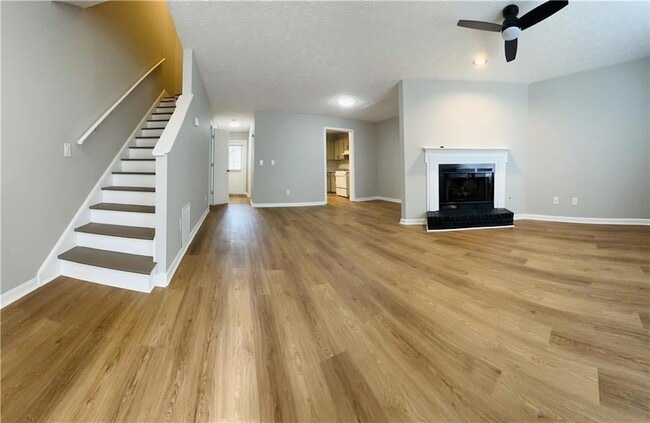 Photo - 1016 Kennesborough Rd NW