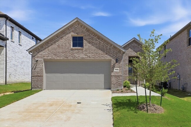Building Photo - 508 Green Grass Dr