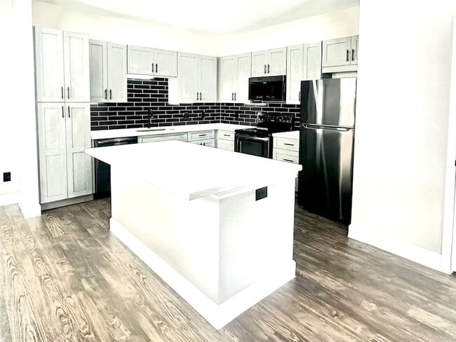 Photo - 62 Woodland Hills Dr Unit B