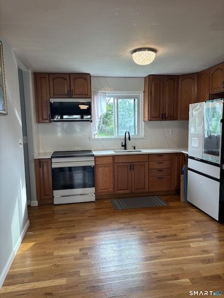 Photo - 691 Second Avenue