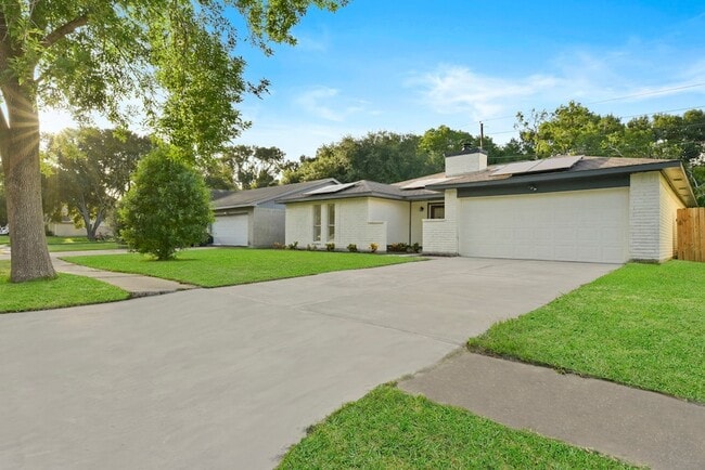 Photo - 2322 Aprilmont Dr