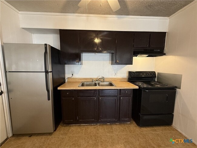 Photo - 924 Pecan St