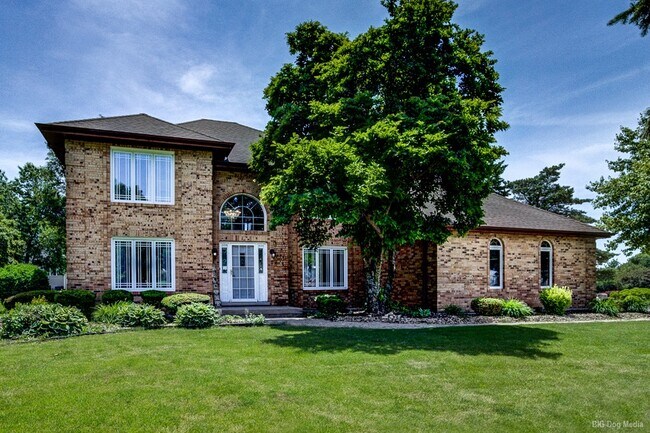 Building Photo - 13025 Silver Fox Dr