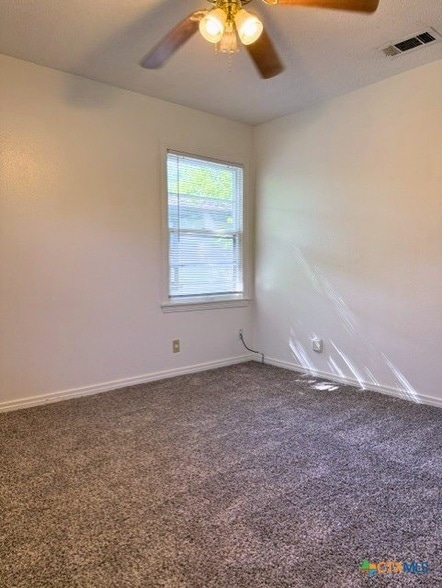 Photo - 1704 Smith Dr