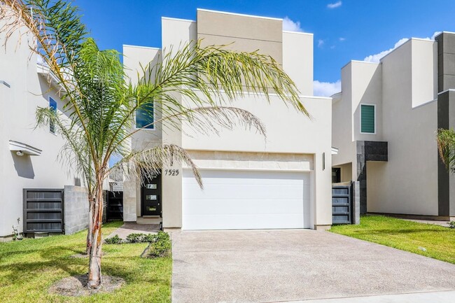 Building Photo - 7525 Cresta Bella St