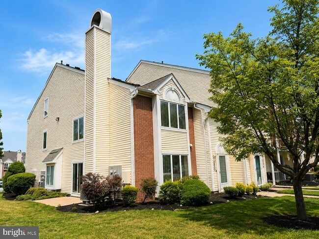 Building Photo - 250 Juanita Ct Unit 1401