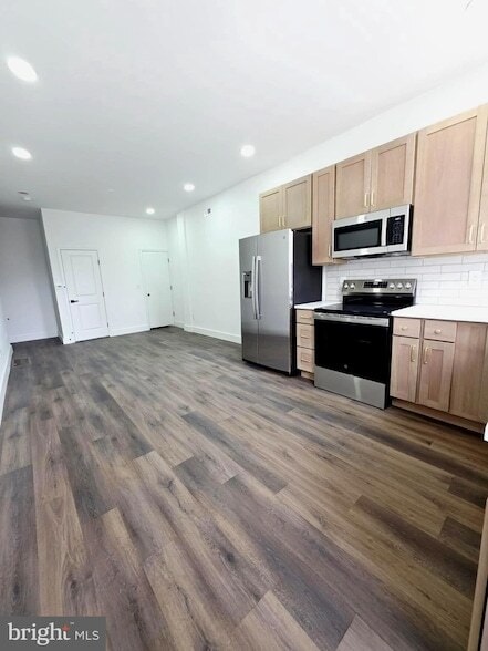 Building Photo - 1520 S 22nd St Unit 1