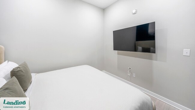 Photo - 600 19th St N Unit 208