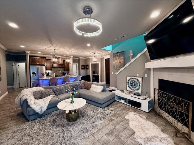 Photo - 525 N Salem Rd