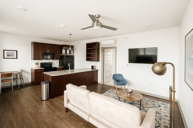 Photo - 305 E Broadway St Unit ID1337724P