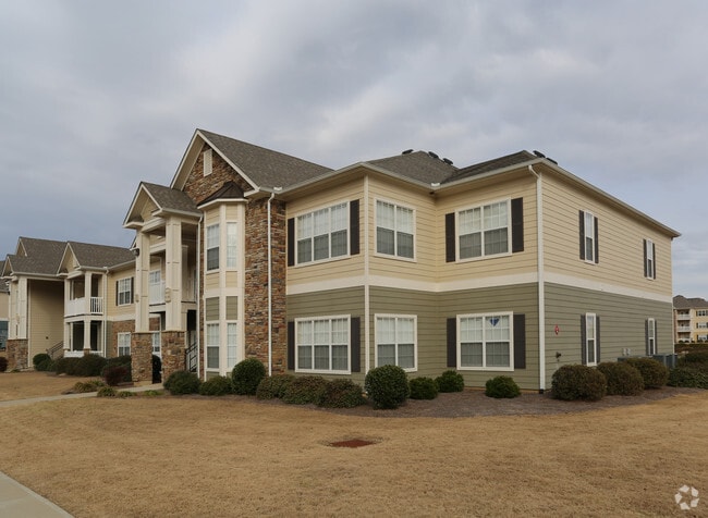Summer Lake - Summer Lake Apartments