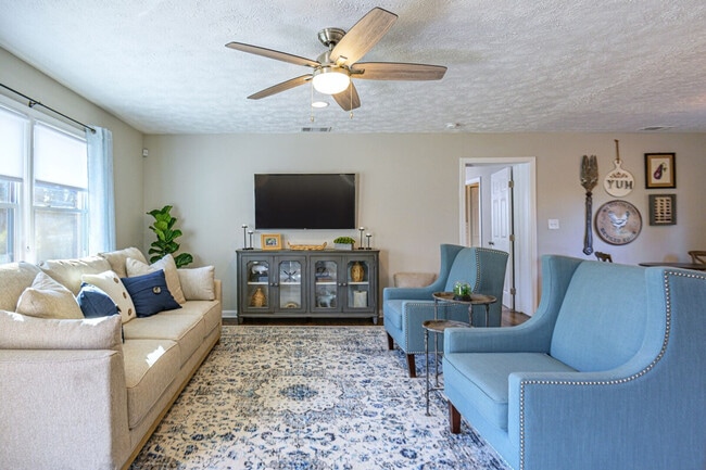 Photo - 941 Pine Manor Unit ID1234809P